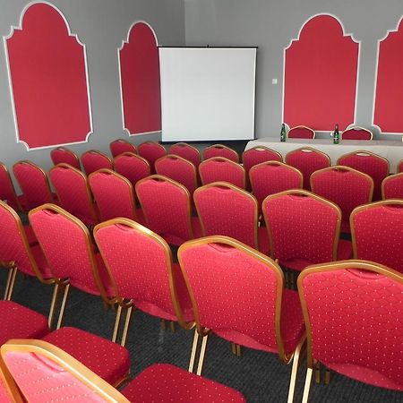 Garni Hotel Junior Bratislava Ngoại thất bức ảnh