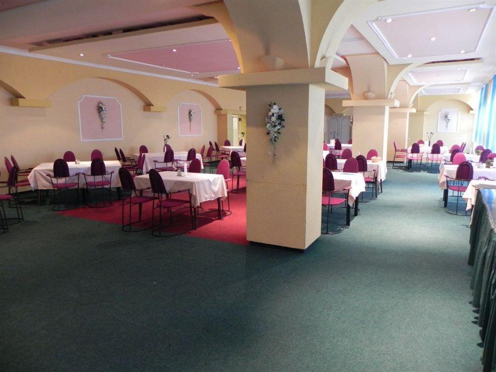 Garni Hotel Junior Bratislava Ngoại thất bức ảnh