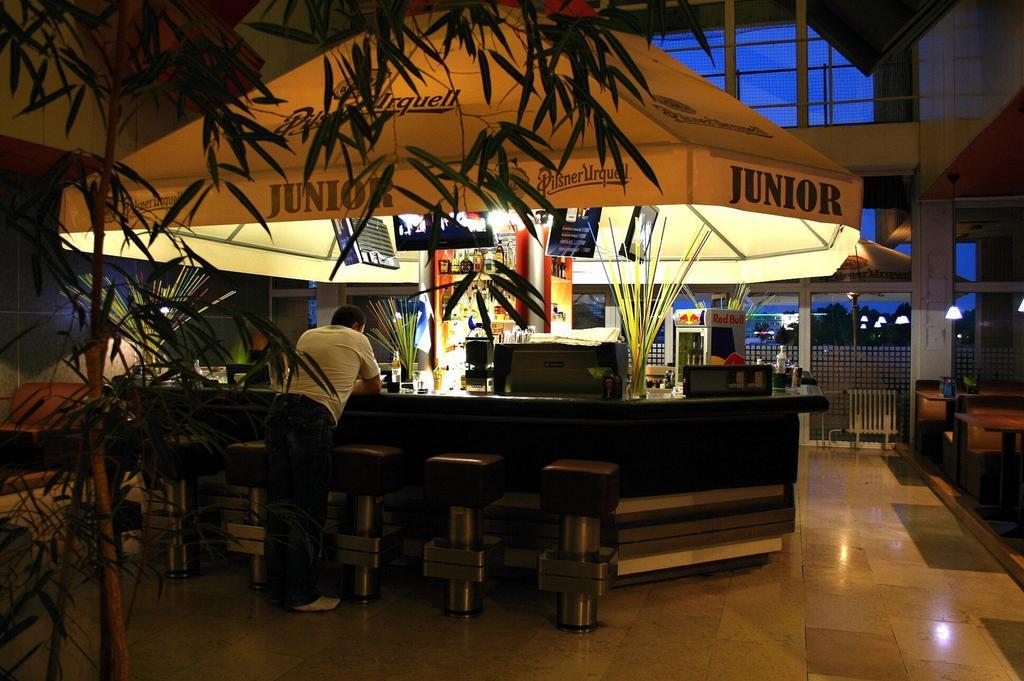 Garni Hotel Junior Bratislava Ngoại thất bức ảnh
