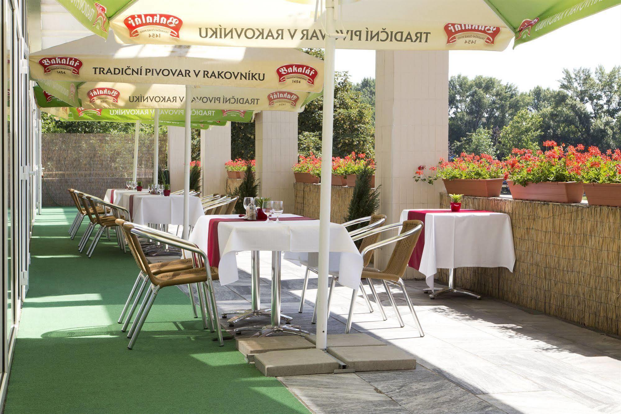 Garni Hotel Junior Bratislava Ngoại thất bức ảnh