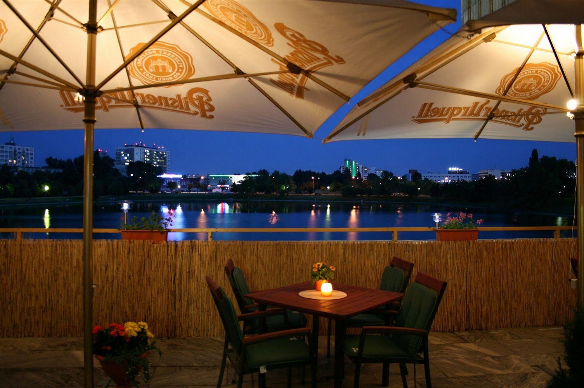 Garni Hotel Junior Bratislava Ngoại thất bức ảnh