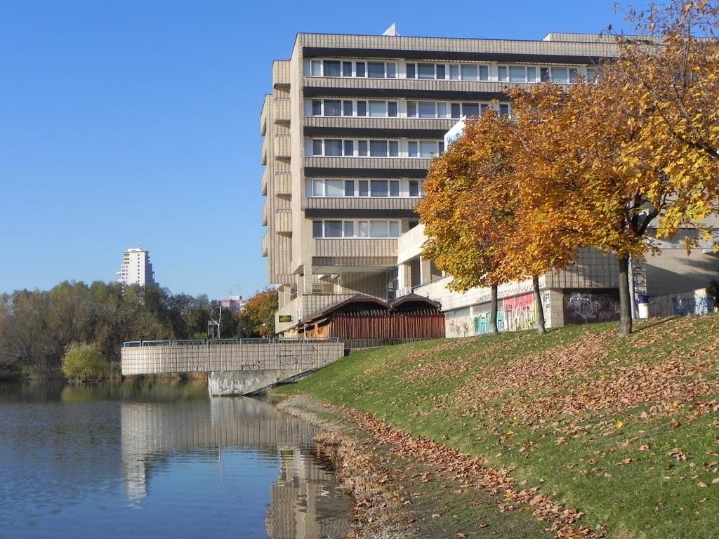 Garni Hotel Junior Bratislava Ngoại thất bức ảnh